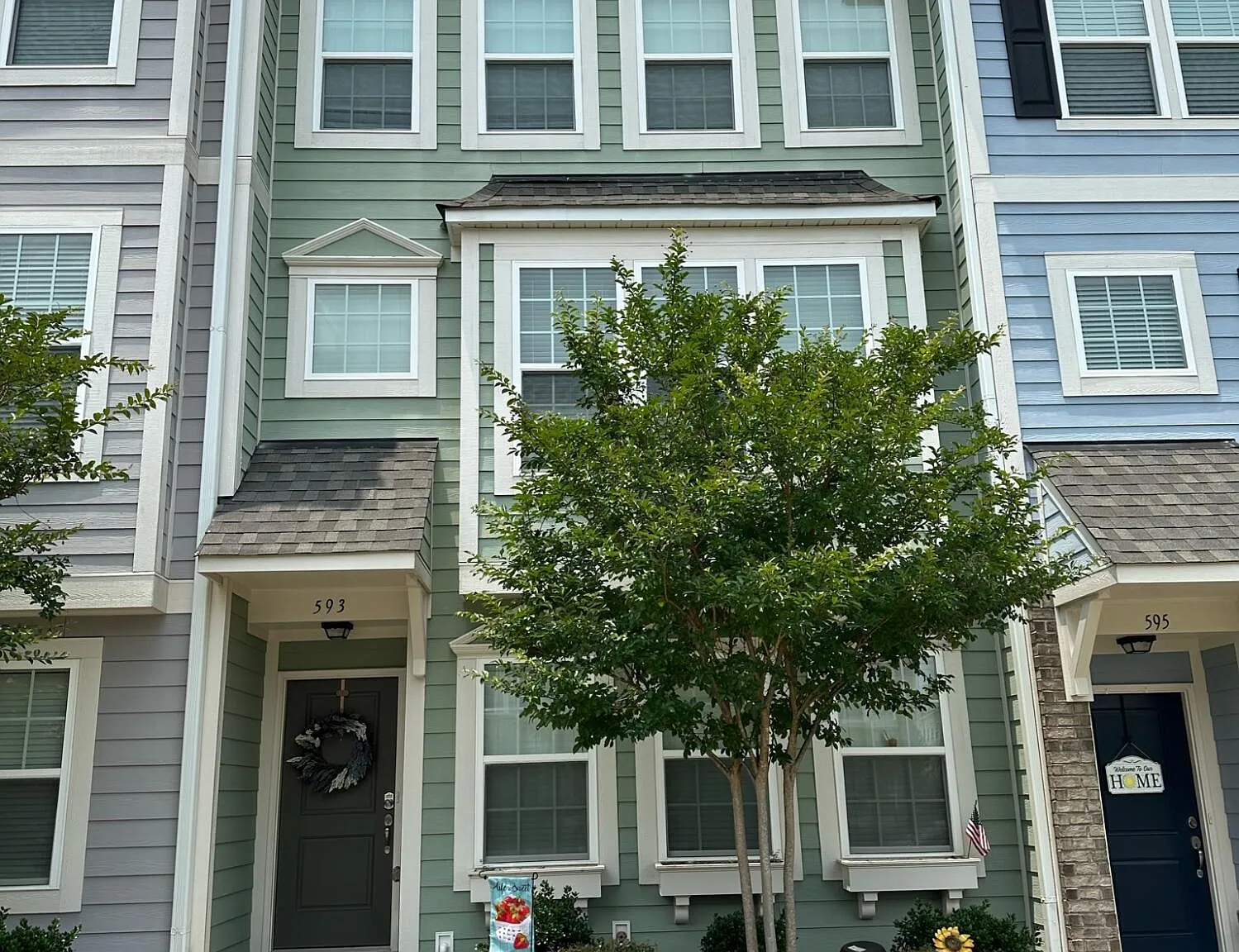 3 bed, 3.5 bath, 2175 sqft, $2,349 — Photo 1