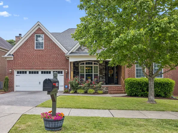 6013 Christmas Dr, Nolensville, TN 37135