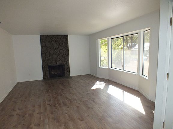 3rd image of 2543 Deer Trail Ln