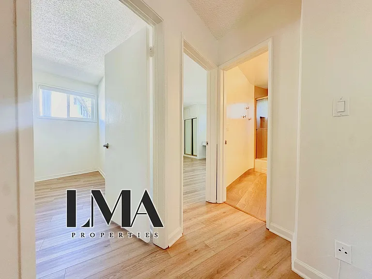 1830 N La Brea Ave #7A — Photo 25