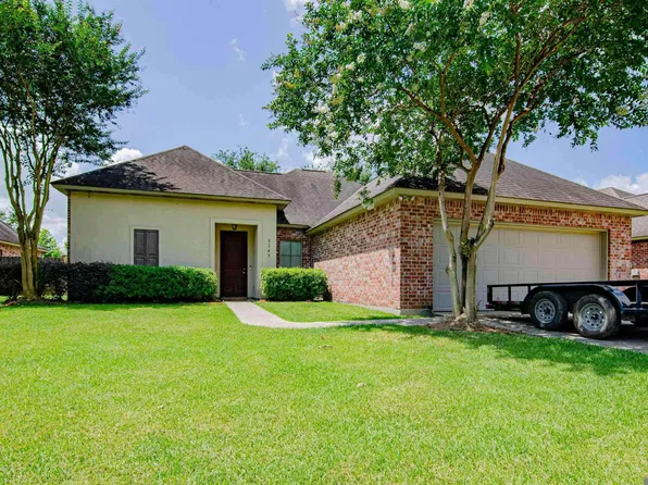 2245 Woodland Ct, Port Allen, LA 70767