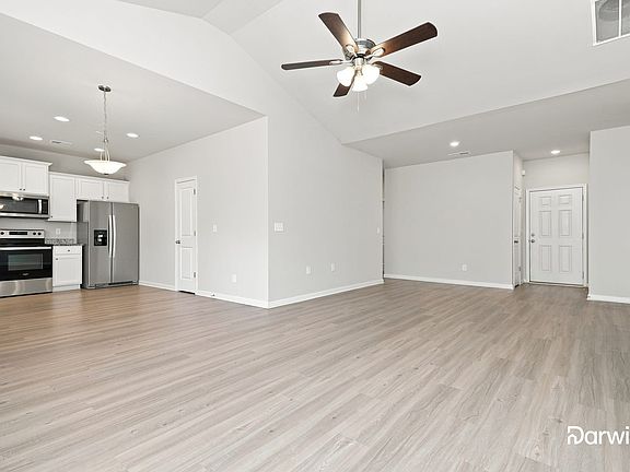 4th image of 118 Culver St