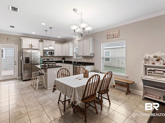 3rd image of 23934 Devonfield Ln