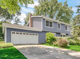 848 Braemar Dr, Mundelein, IL