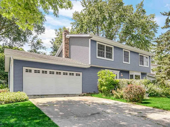 848 Braemar Dr, Mundelein, IL 60060