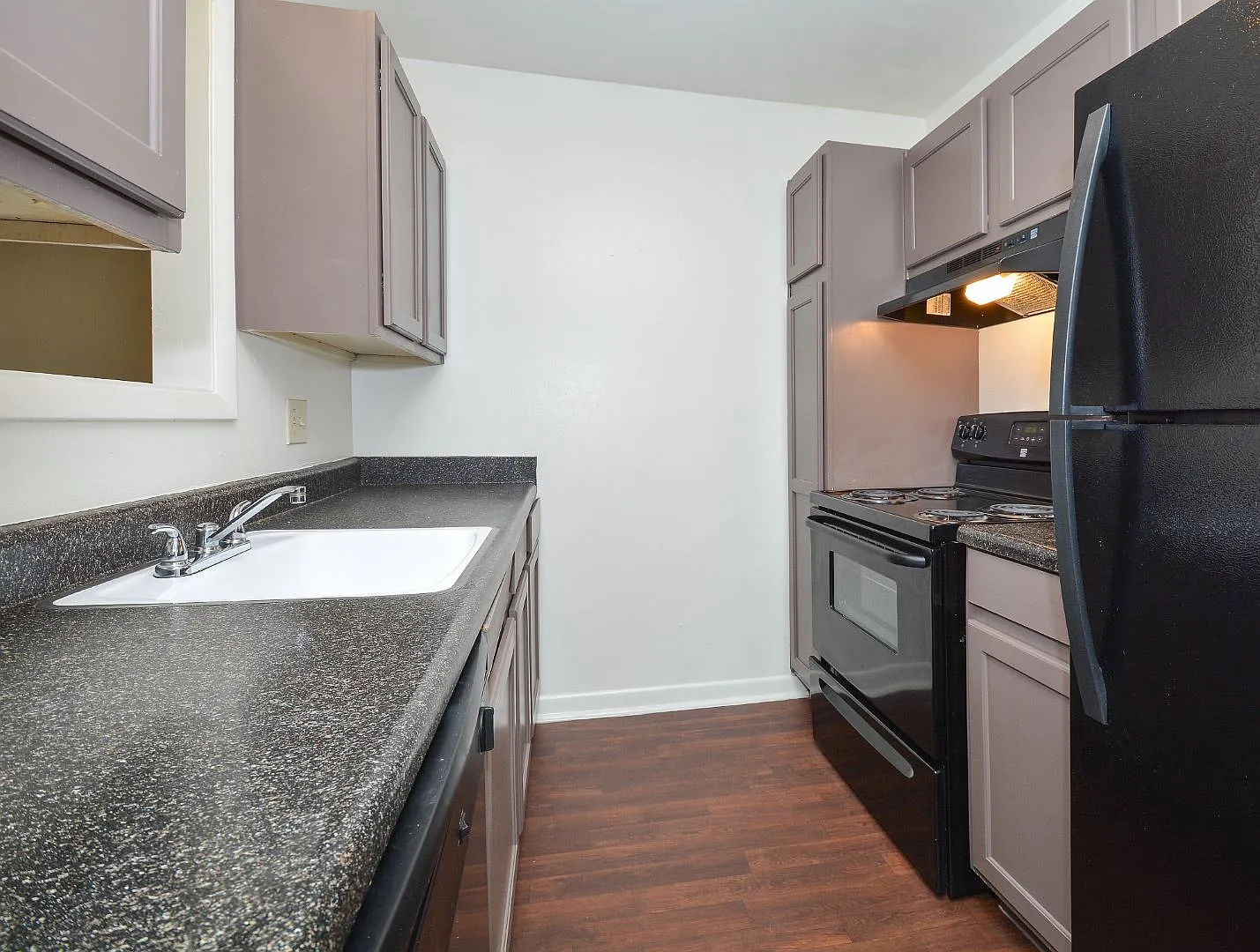 Charlotte Woods Apartments — Photo 3