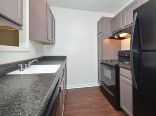 Charlotte Woods Apartments, Charlotte, NC 28209