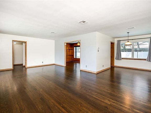 3rd image of 677 East Ave