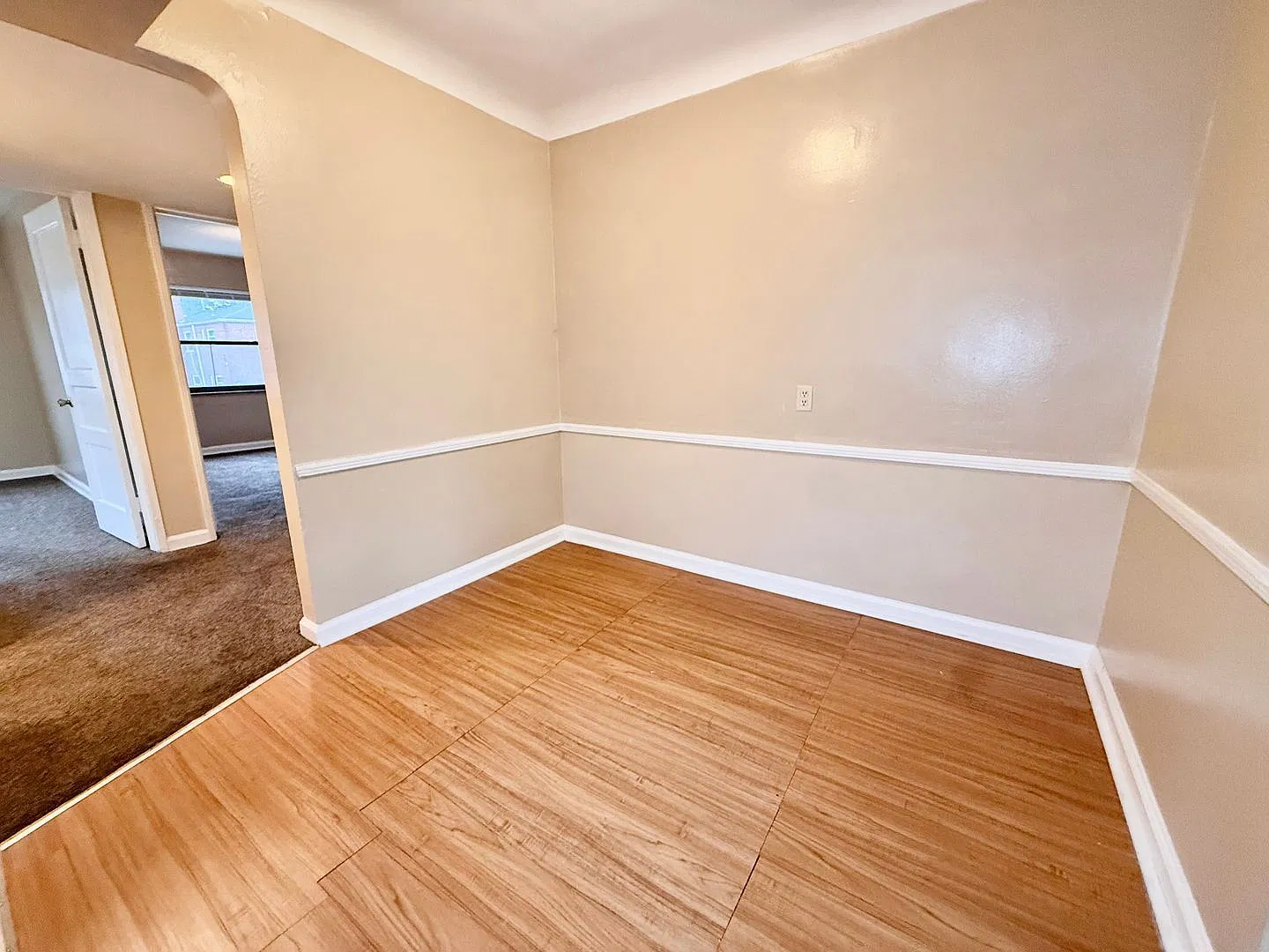 2 bed, 1.0 bath, $945 — Photo 4
