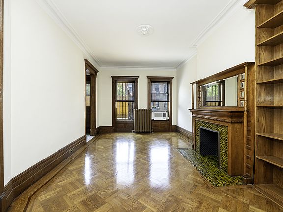 5th image of 110 W 75th St #3/4