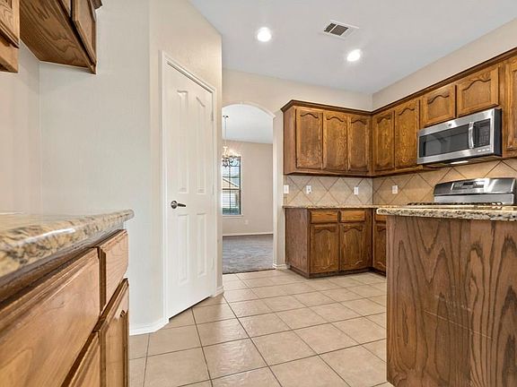 5th image of 12849 Danville Dr