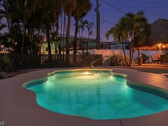 2nd image of 4870 Coquina Rd