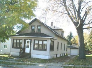 449 4th St, Hartford, WI 53027
