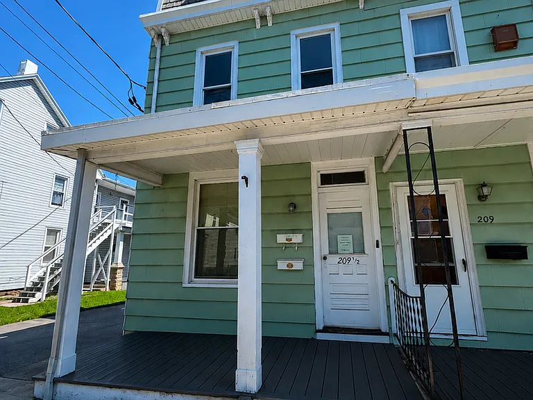 209 Reno Ave — Photo 1