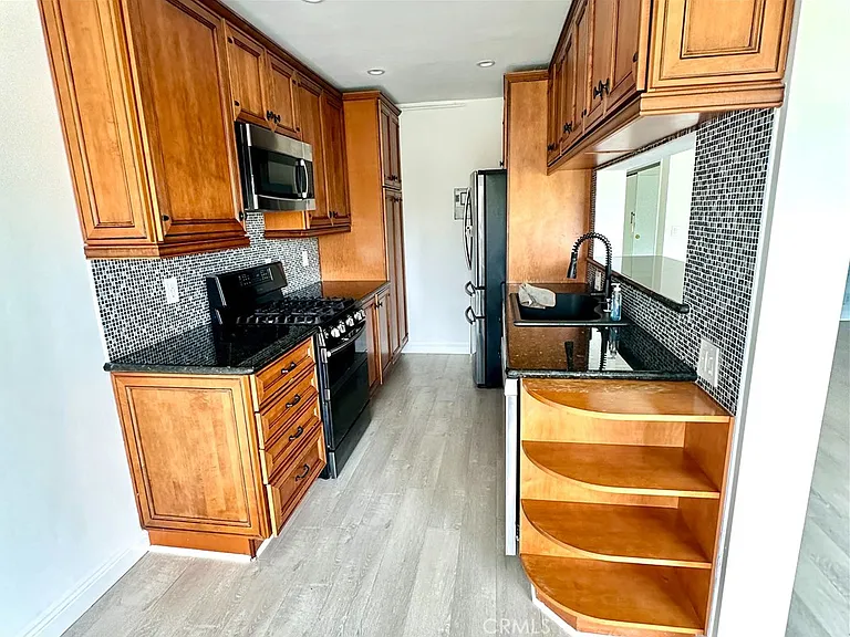 423 S Rexford Dr — Photo 11
