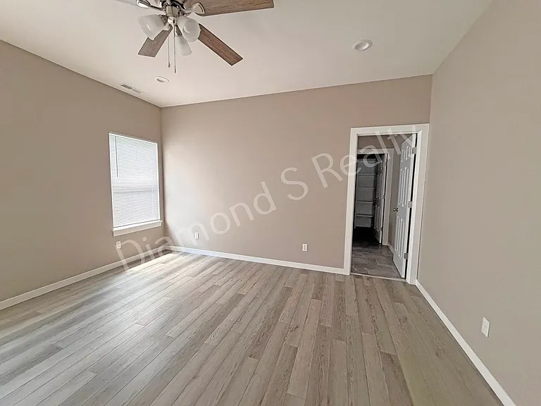 2124 N Bradbury Ln — Photo 10