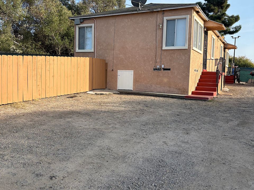 1st image of 419 Moss St #423