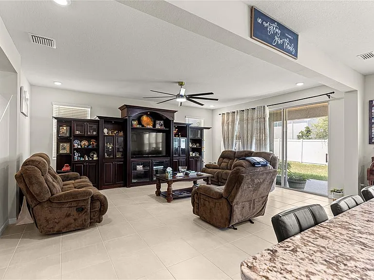 8142 SW 59th Ave — Photo 18