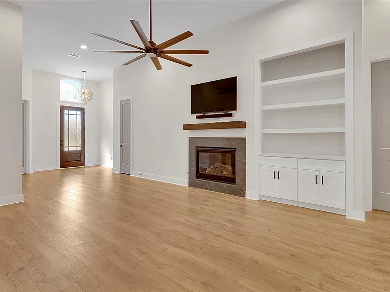 73 Wyndemere Dr — Photo 8
