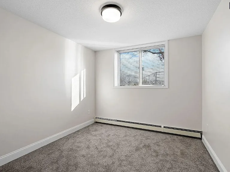 Lawson Arms Apartments — Photo 5