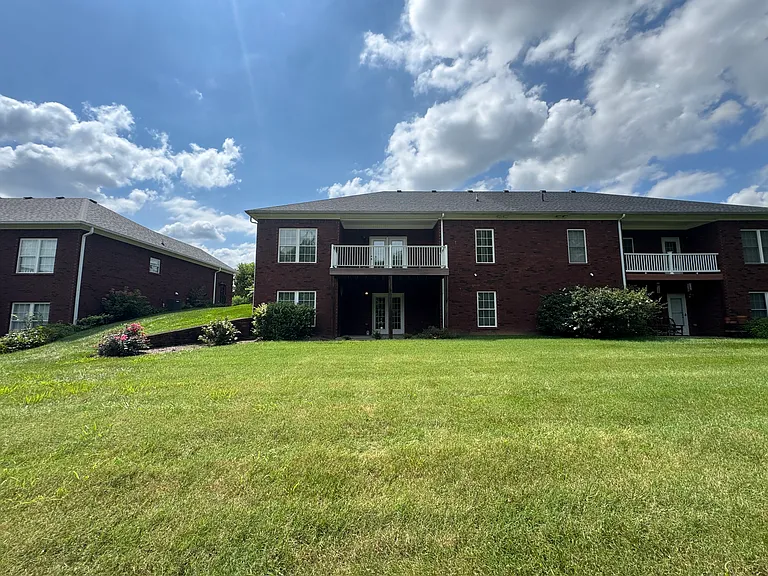 123 Garden Dr — Photo 2