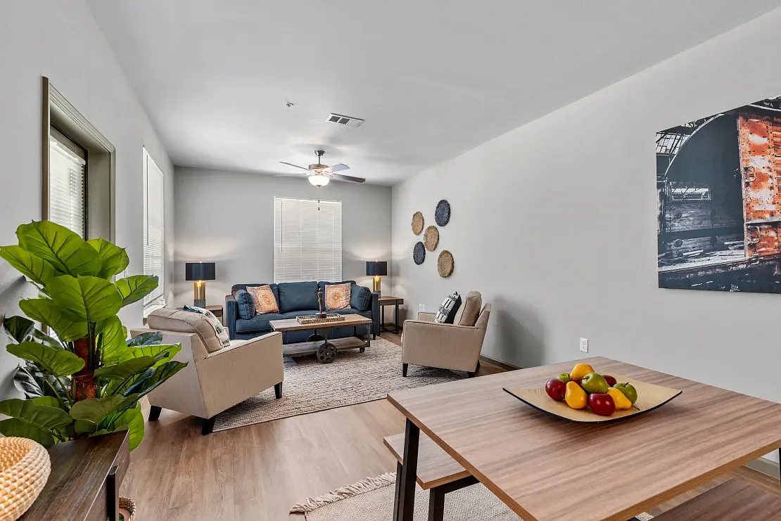 2 bed, 1100 sqft, $1,275 — Photo 4
