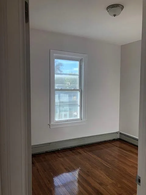 3 bed, $4,700 — Photo 3