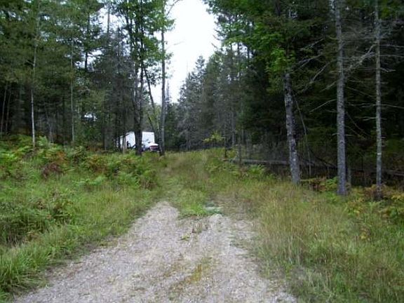 5th image of 9 HIGHLAND RIDGE LN