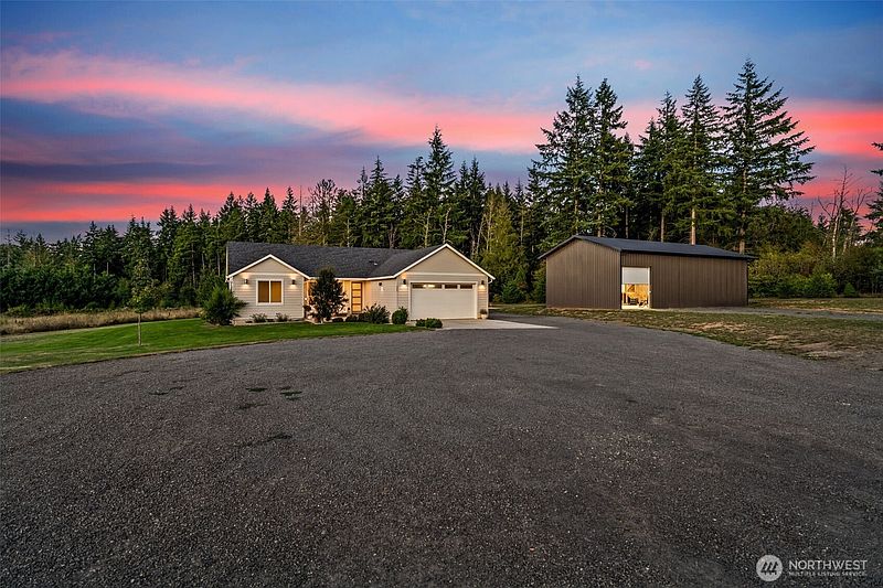 3rd image of 560 Park Road