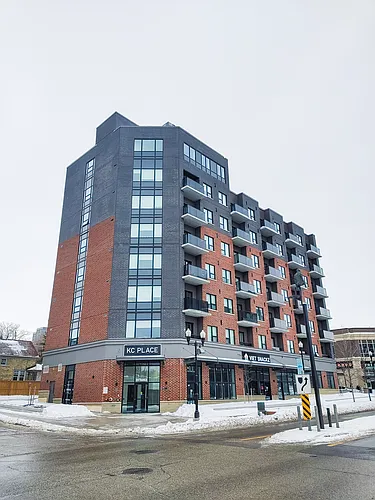 387 King St E Photo 1