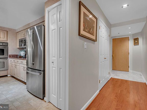 4th image of 930 Astern Way Unit 204