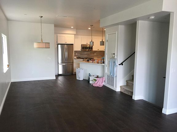 Dining area/kitchen