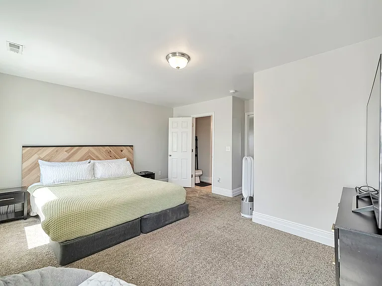 4911 W Calton Ln — Photo 11
