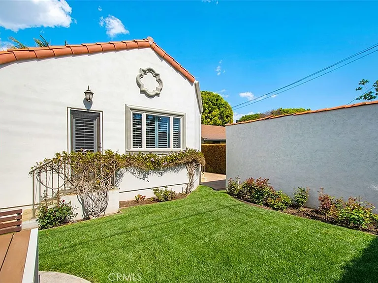 8848 Ashcroft Ave — Photo 37