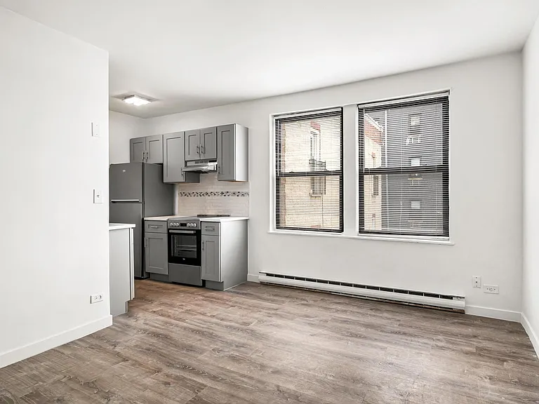 5726 N. Winthrop — Photo 35