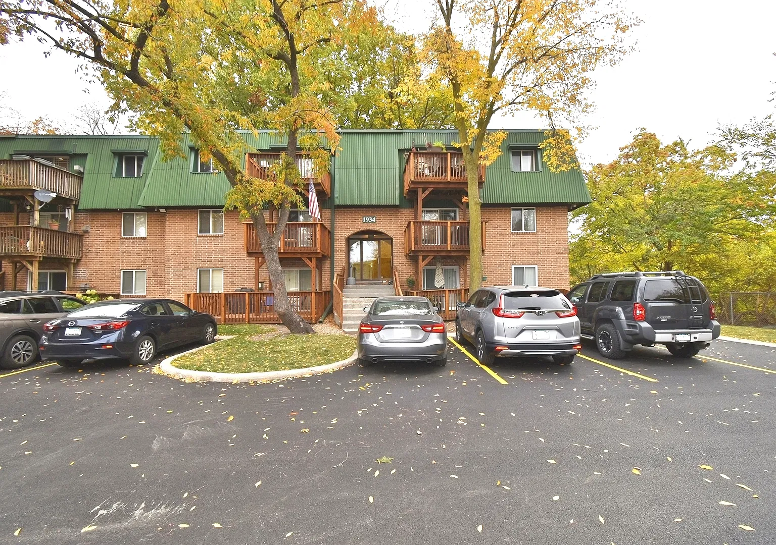 2 bed, 919 sqft, $1,750 — Photo 2