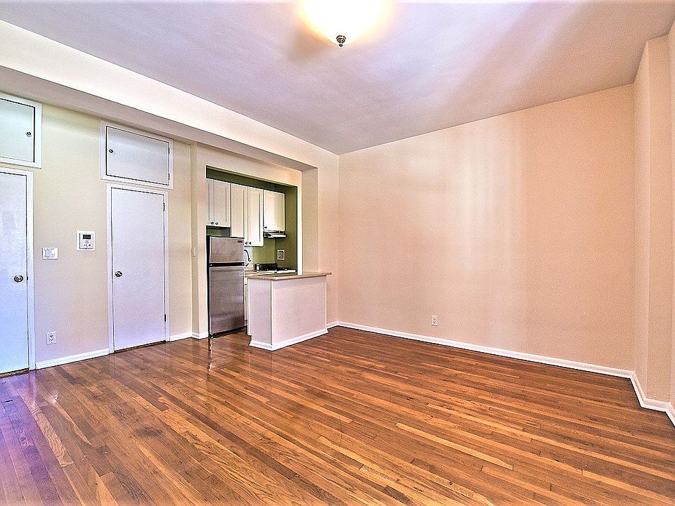 1st image of 1125 Lexington Ave APT 2B