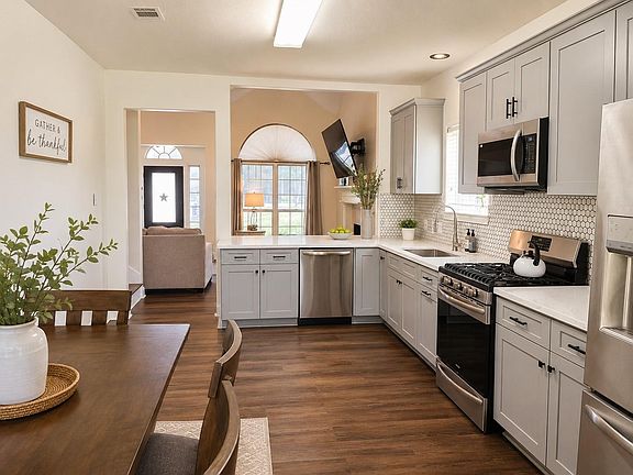 5th image of 803 Brickstone Ct