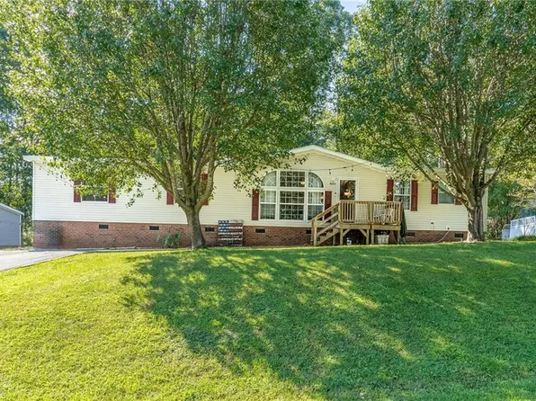 4694 Iron Weed Dr, Mc Leansville, NC 27301