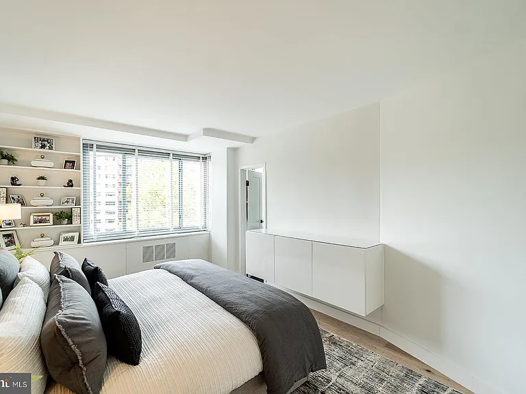 4200 Cathedral Ave NW #1005 — Photo 31