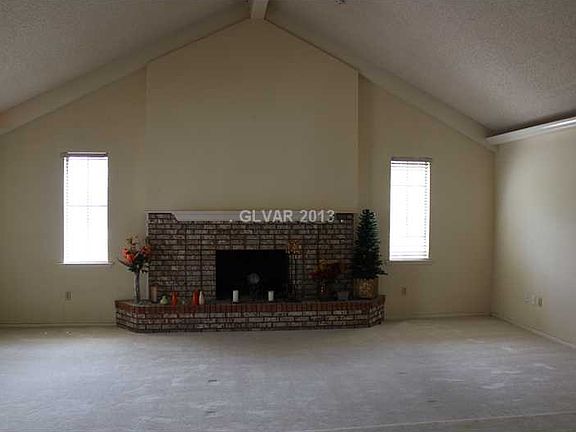 2nd image of 1876 Canterbury Dr