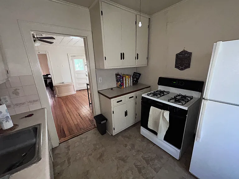 28 Washington Ave — Photo 10