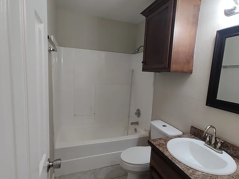 4096 Delmon Ln #B — Photo 7