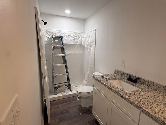 5th image of 844-2 Ridgewood Dr