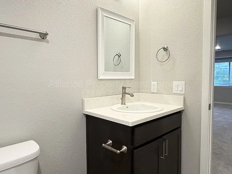 5424 Carvel Grv — Photo 37