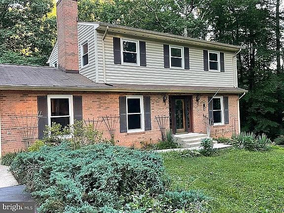 2nd image of 1014 Bailey Ct