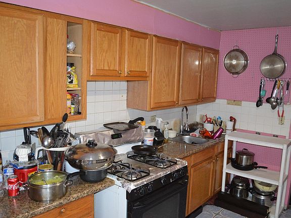 5th image of 2653 N Newcastle Ave