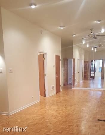 2nd image of 3336 N Clark St