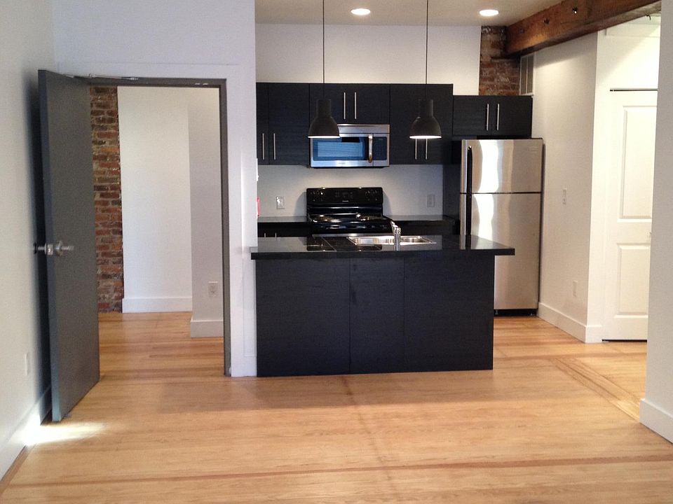 1st image of 118 E Jefferson St #B