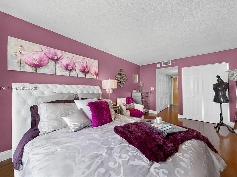 7601 E Treasure Dr #1802 — Photo 23